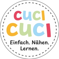 Logo des Unternehmens cuci cuci mit dem Slogan "Einfach. Nähen. Lernen.", einer Firma die Nähbaukastensets für Kinder ab 5 Jahren vertreibt.