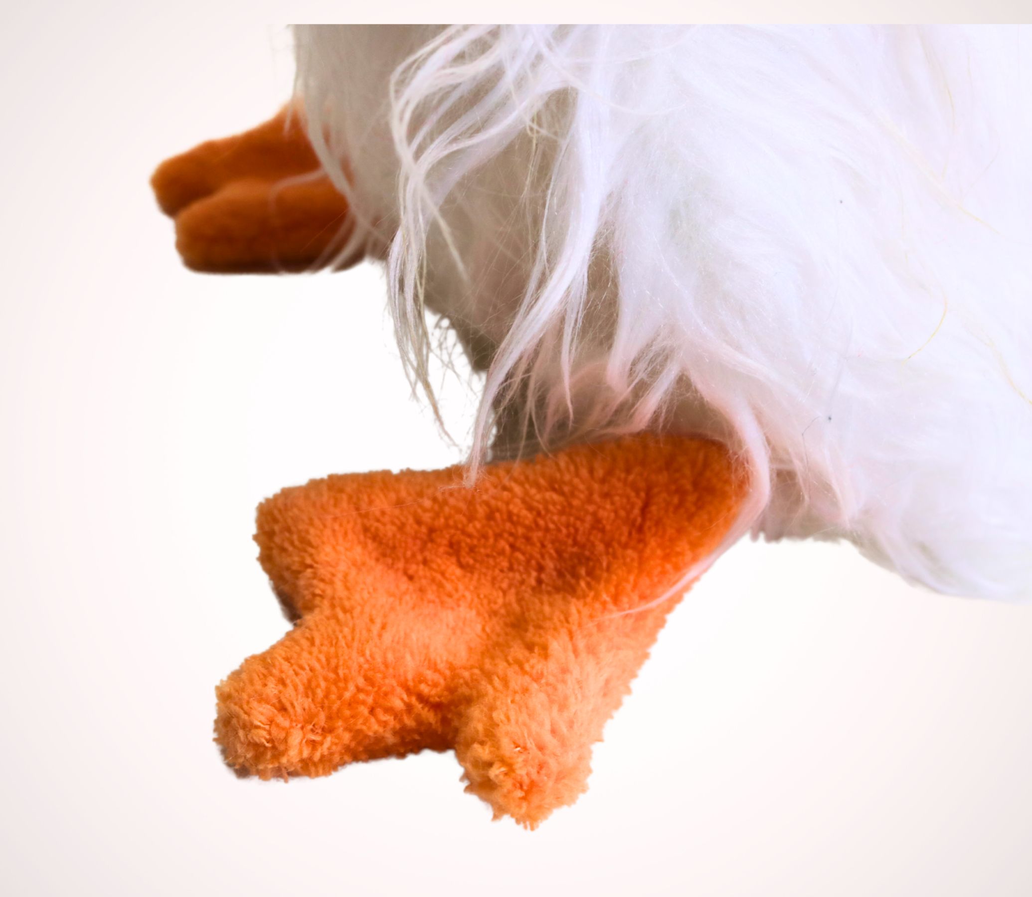 Kuscheltier Henne orange Füße