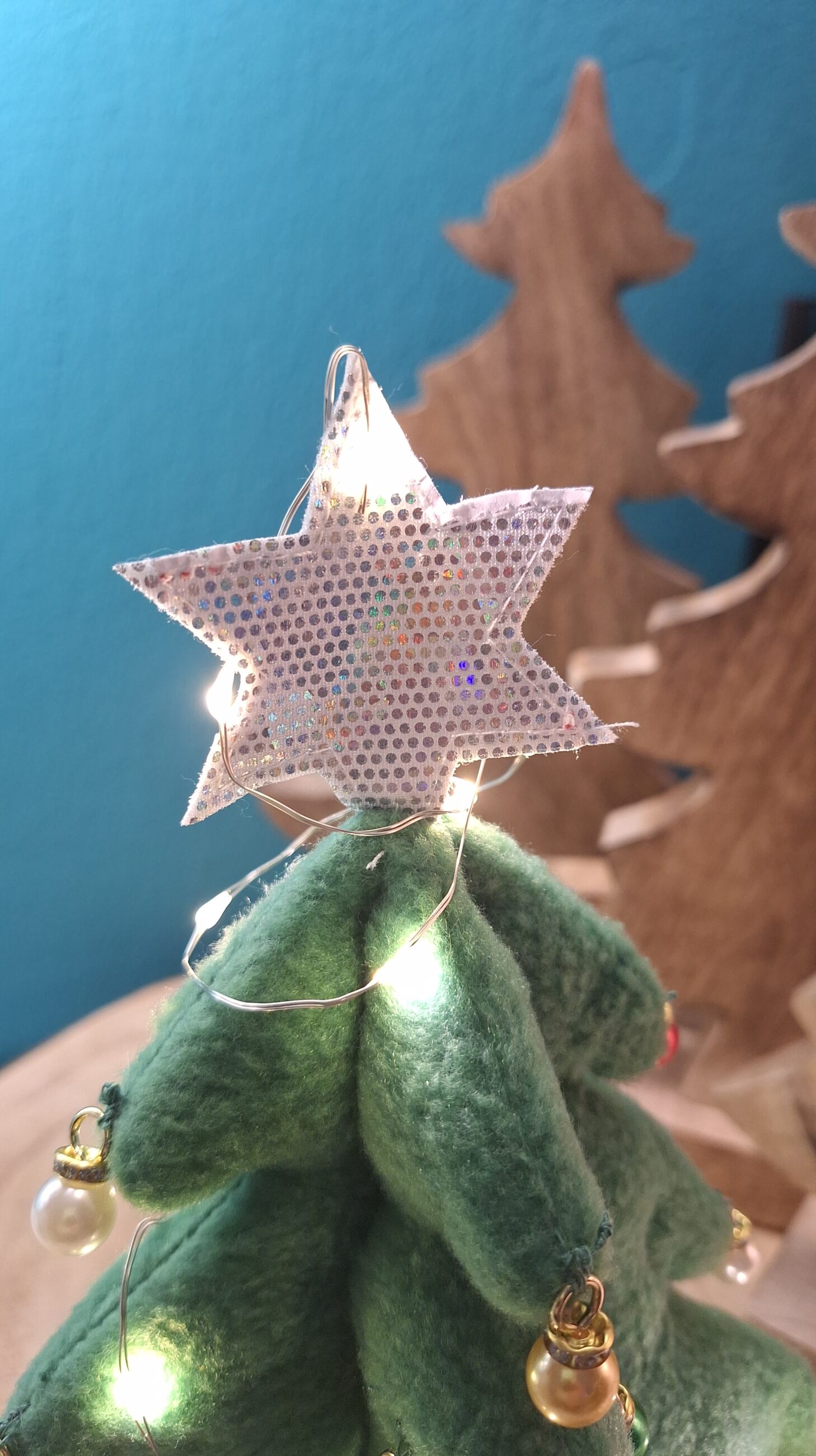 DIY Tannenbäumchen mit Lichterkette im Set – Bild 5