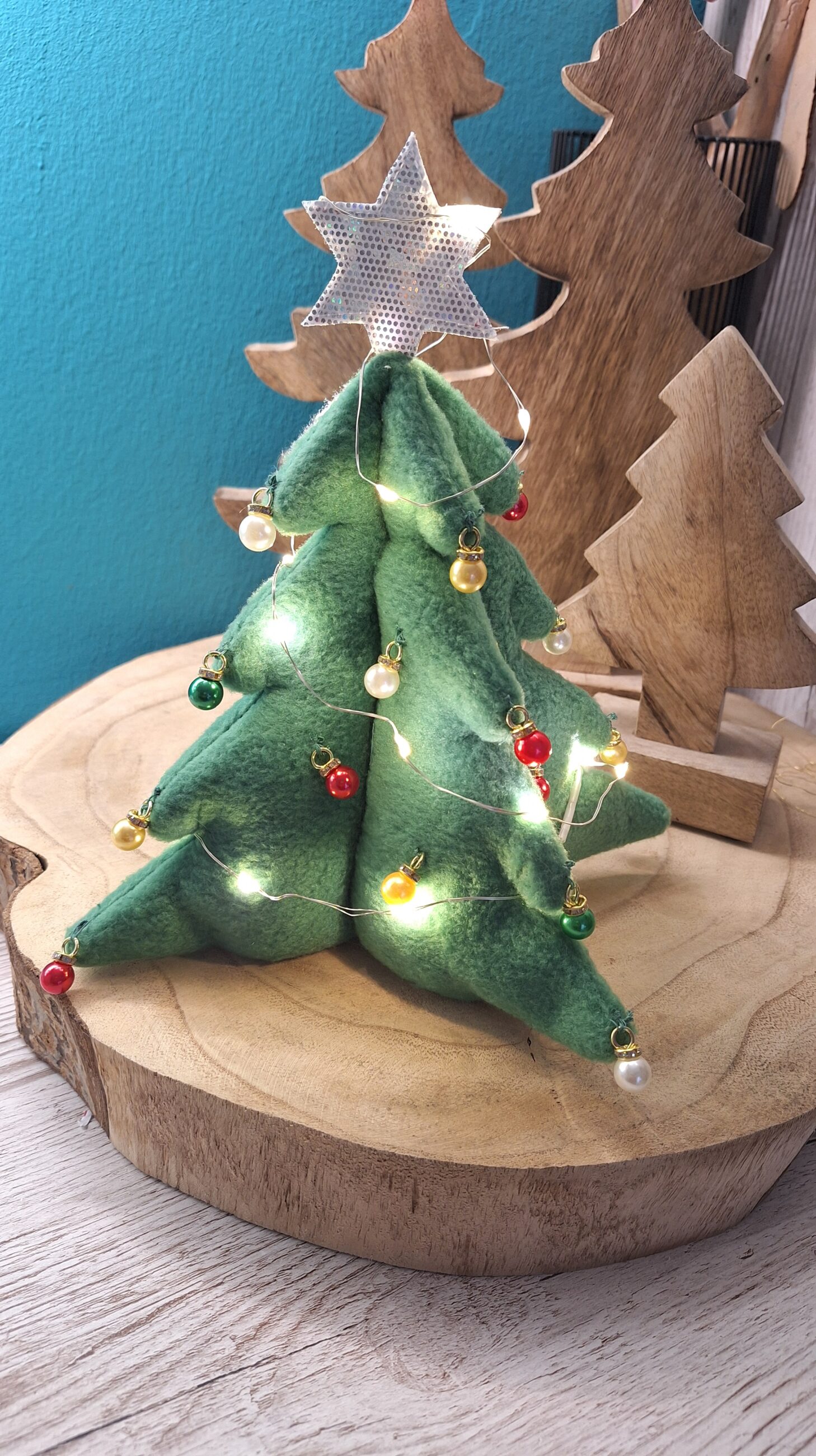 DIY Tannenbäumchen mit Lichterkette im Set – Bild 3